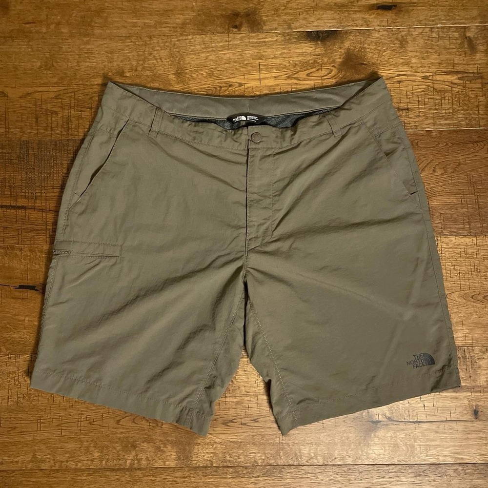 The North Face Hiking Shorts Mens 40 Olive Green Gorpcore Outdoor Lightweight